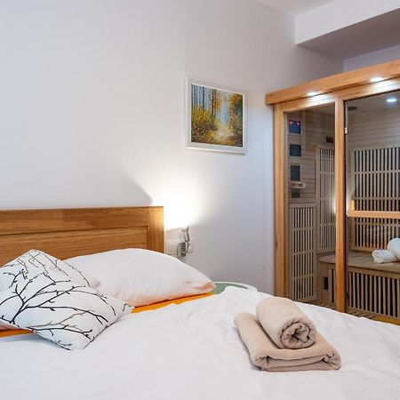 Forest Apartment With Sauna Яхимов Екстериор снимка